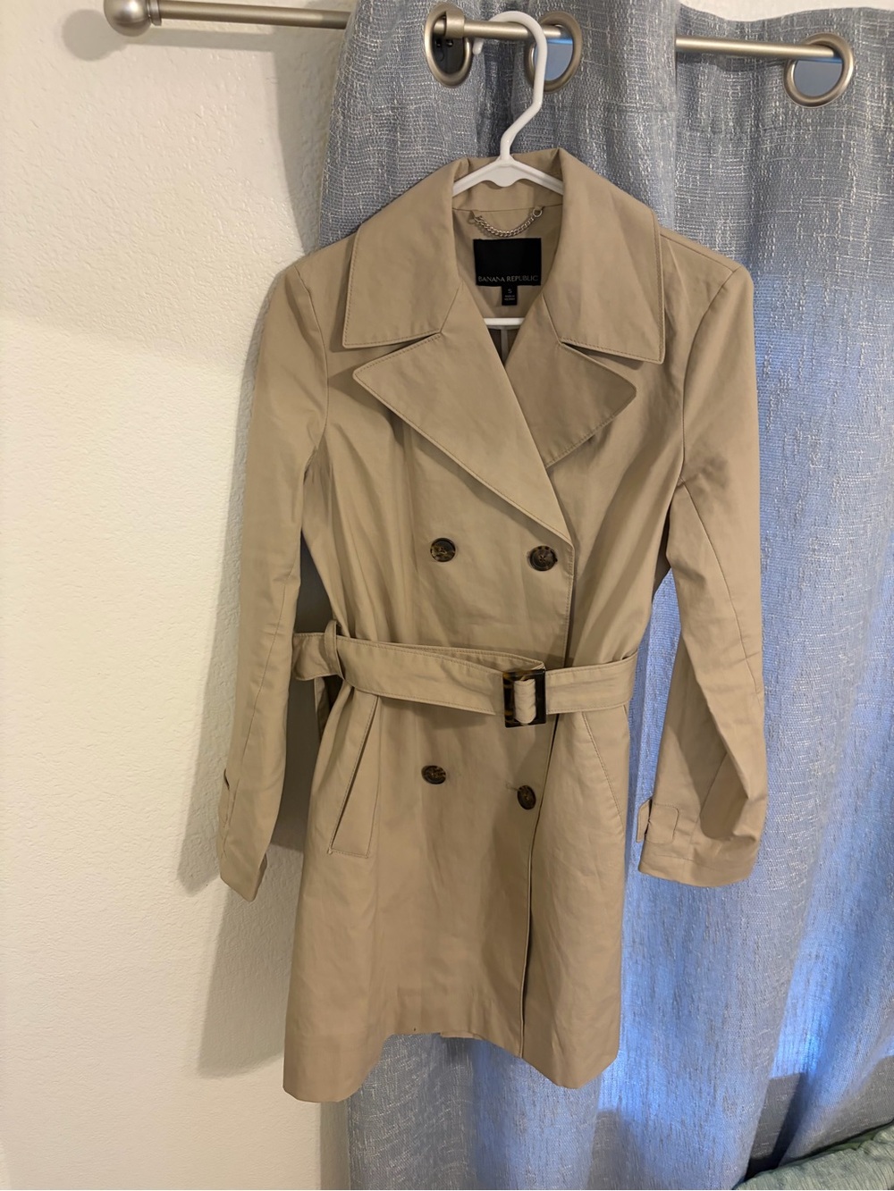 Banana Republic ClassicTan Double-Breasted Trench Coat with Belt S